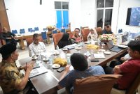 Bupati Aceh Besar H. Muharram Idris (Syech Muharram) memimpin audiensi bersama perwakilan investor PT Mitra Akses Insani di Gedung Dekranasda, Gampong Gani, Kecamatan Ingin Jaya, Aceh Besar, Sabtu (28/3/2026). Foto: (MC Aceh Besar).