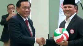 Ketua PBVSI Aceh dan Ketua PBVSI Pusat